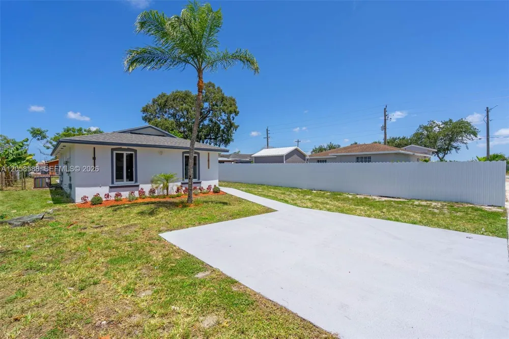 19131 NW 33rd Ct Miami Gardens, FL 33056