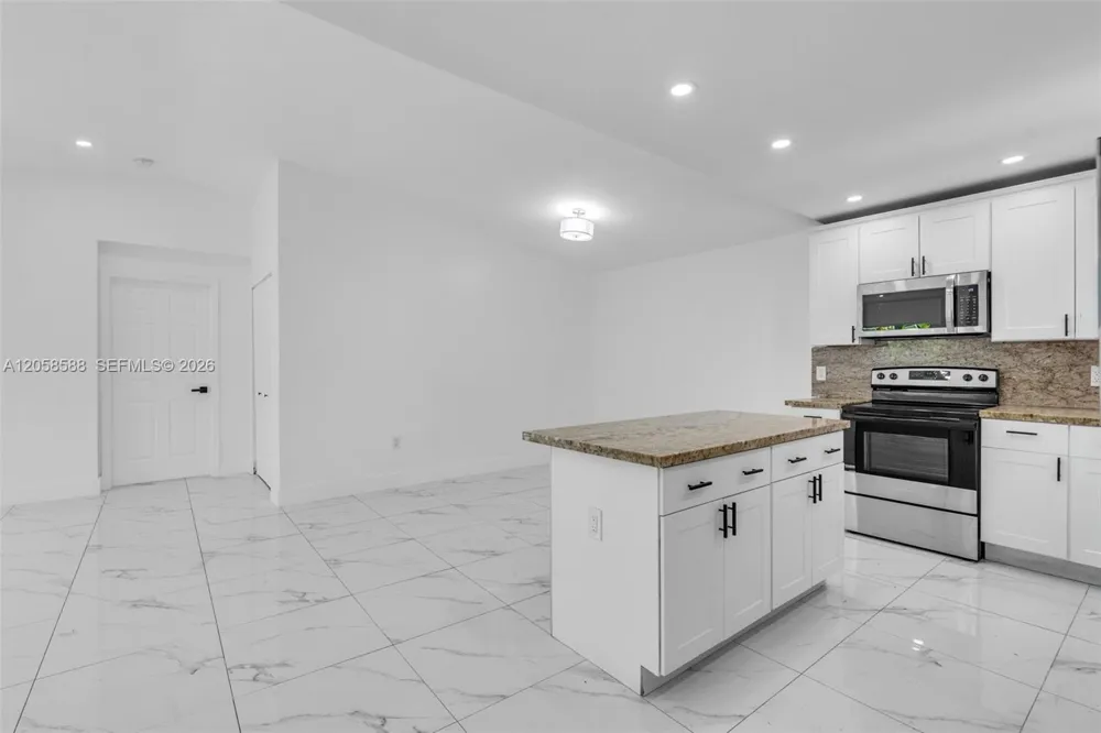 19131 NW 33rd Ct Miami Gardens, FL 33056