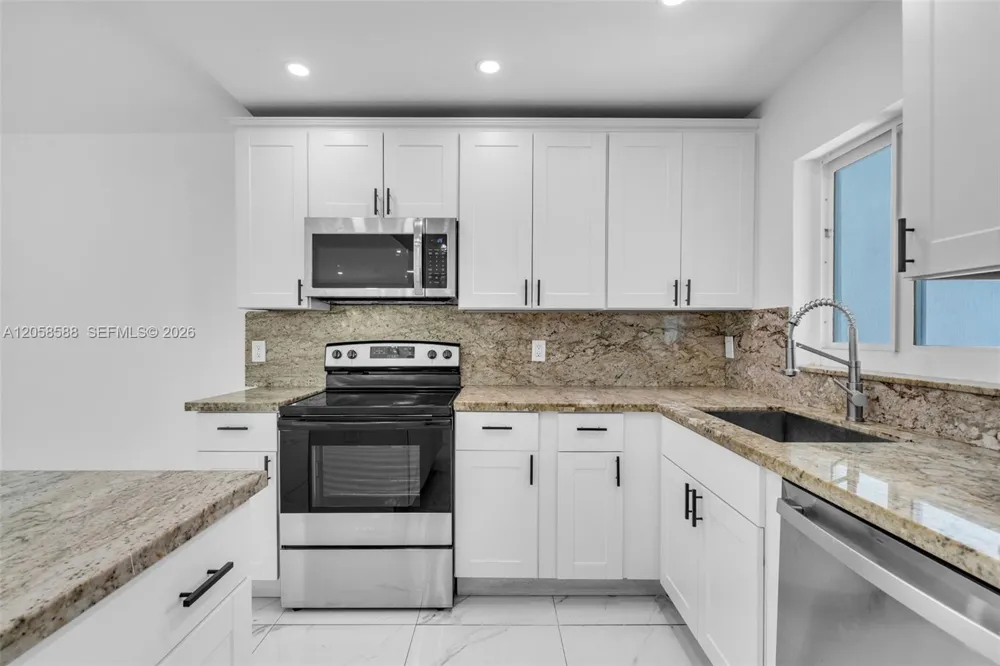19131 NW 33rd Ct Miami Gardens, FL 33056