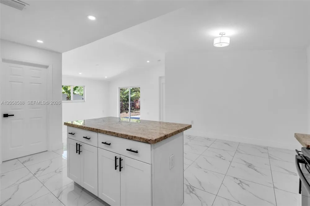 19131 NW 33rd Ct Miami Gardens, FL 33056