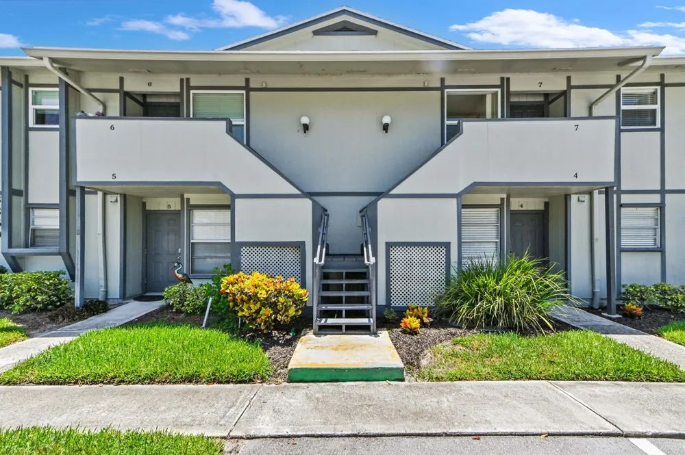 8259 SE Croft Circle #L-7 Hobe Sound, FL 33455