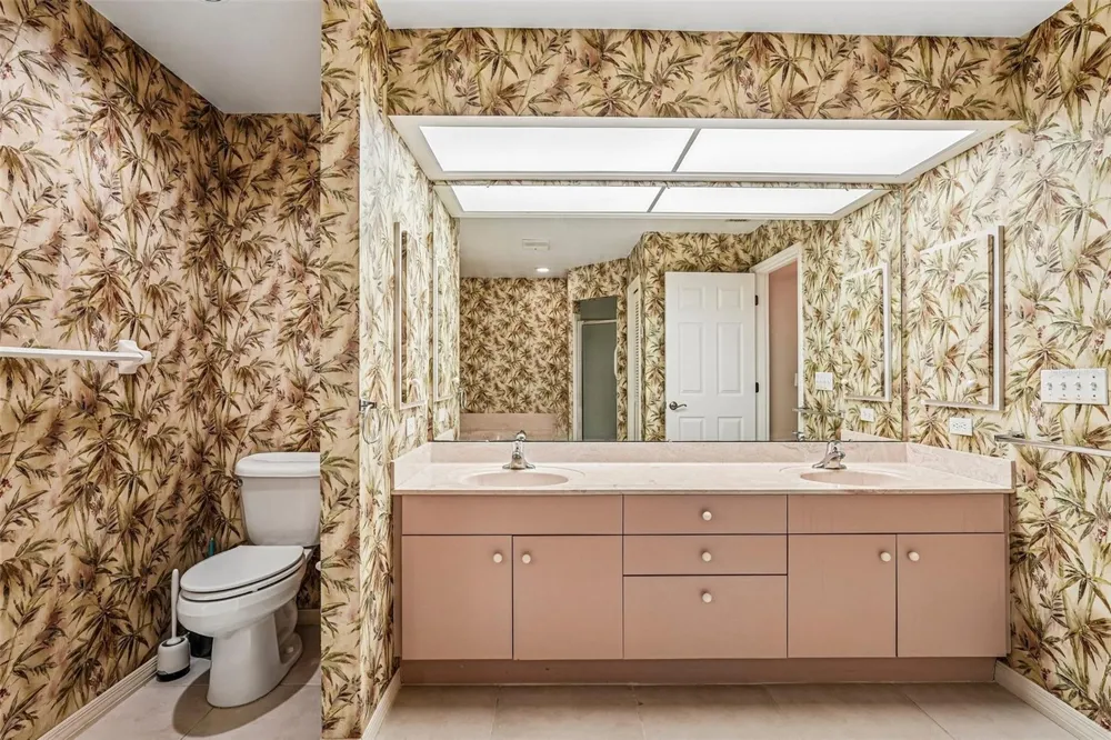 1305 SORRENTO WOODS BOULEVARD Nokomis, FL 34275