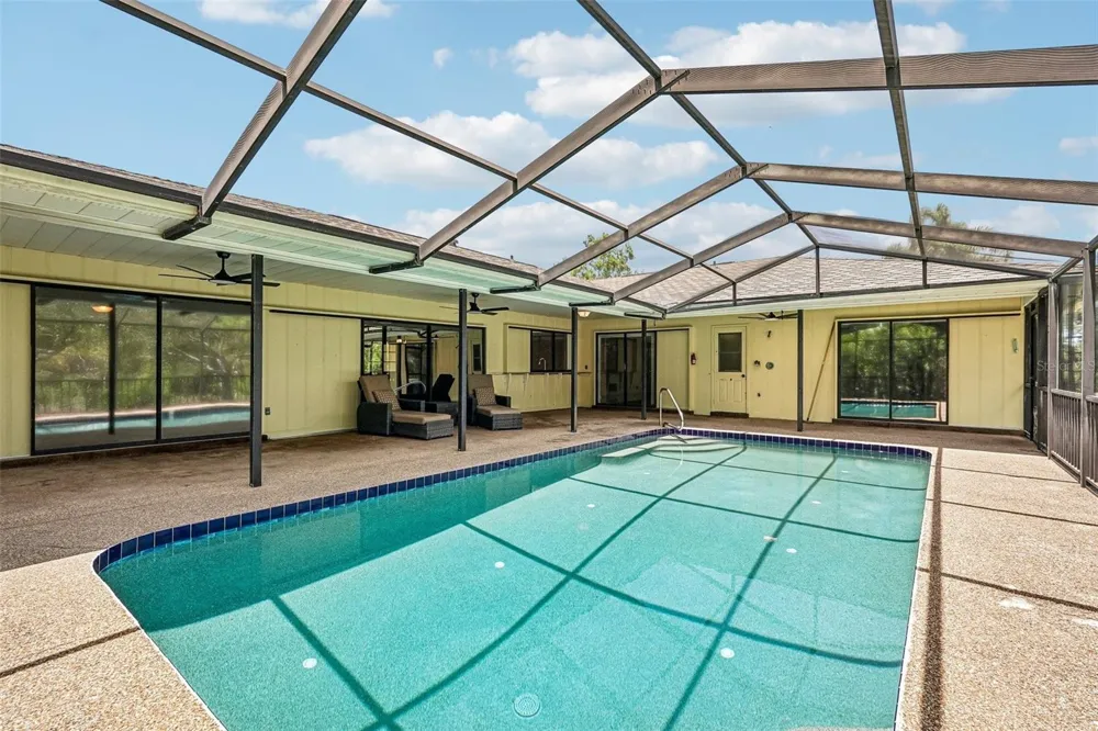 1305 SORRENTO WOODS BOULEVARD Nokomis, FL 34275