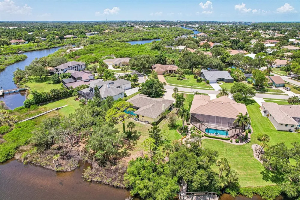1305 SORRENTO WOODS BOULEVARD Nokomis, FL 34275