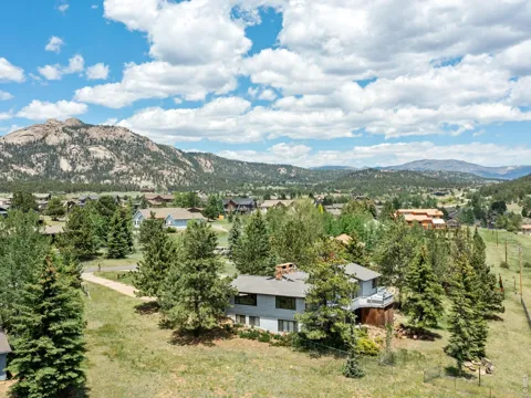 1820 Ridge Lane