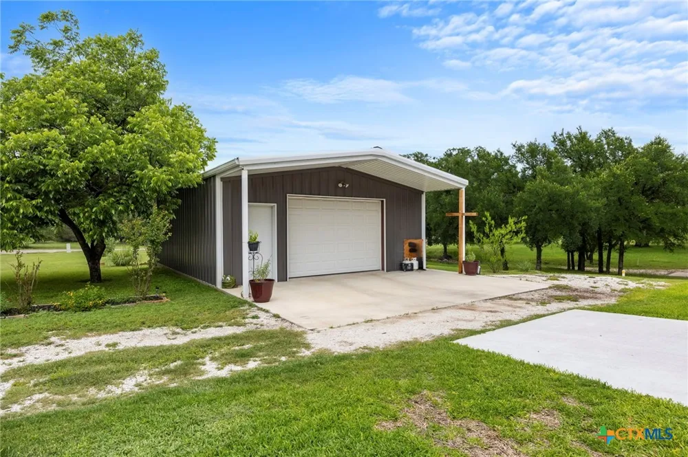 207 S Brook San Saba, TX 76877