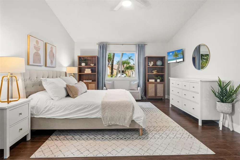 5621 Thornbluff Ave Davie, FL 33331