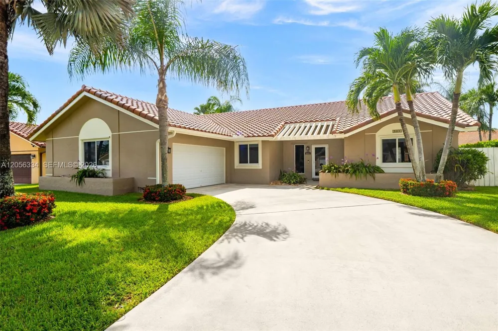 5621 Thornbluff Ave Davie, FL 33331