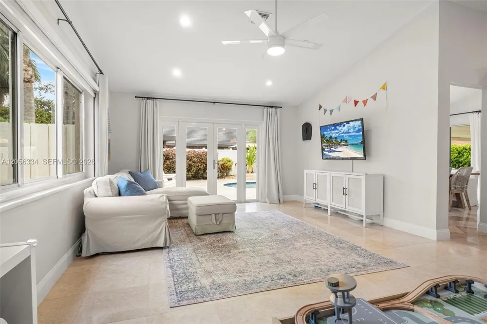 5621 Thornbluff Ave Davie, FL 33331