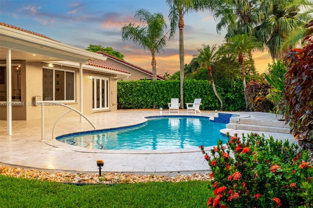 5621 Thornbluff Ave Davie, FL 33331