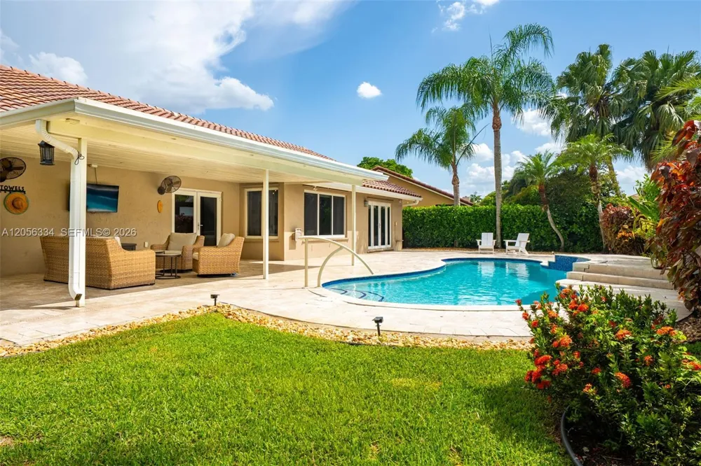 5621 Thornbluff Ave Davie, FL 33331