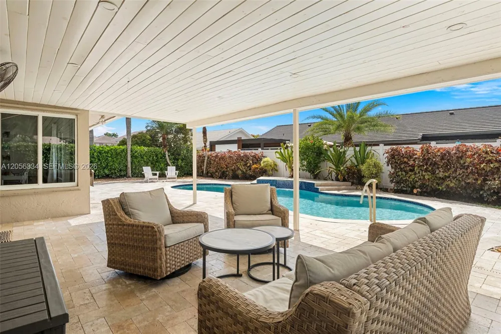 5621 Thornbluff Ave Davie, FL 33331