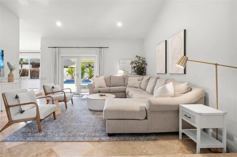 5621 Thornbluff Ave Davie, FL 33331