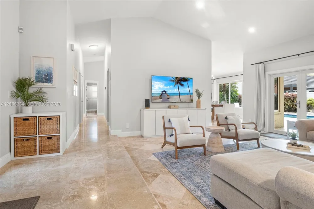 5621 Thornbluff Ave Davie, FL 33331