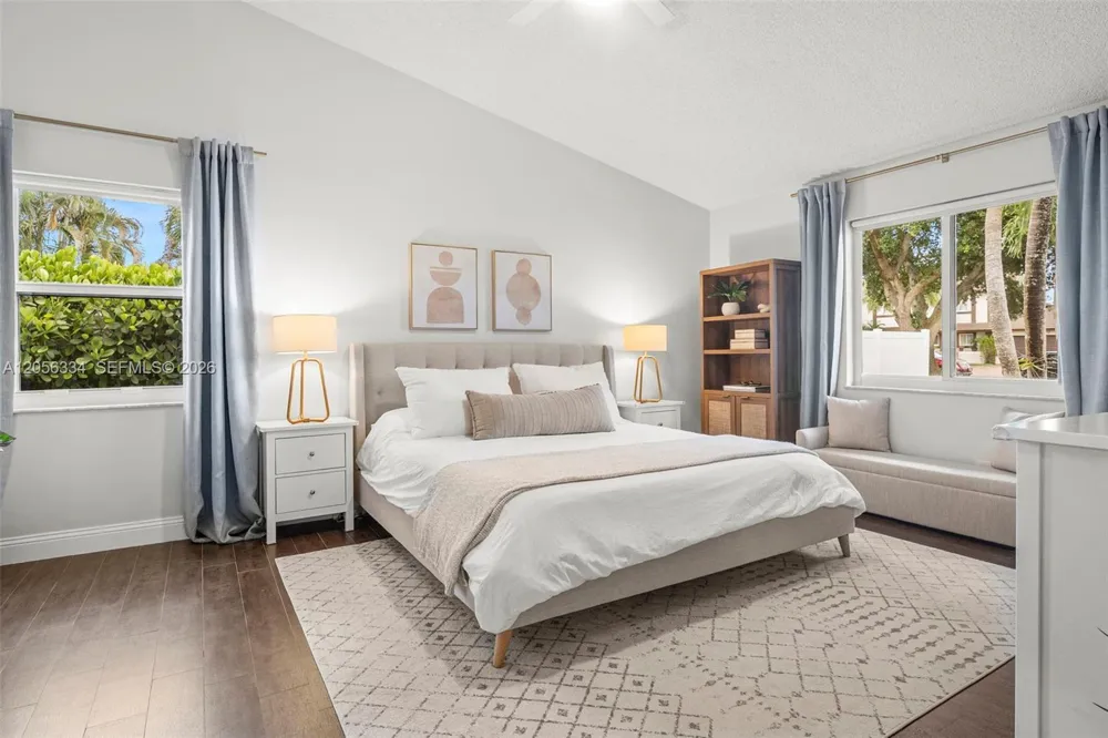 5621 Thornbluff Ave Davie, FL 33331