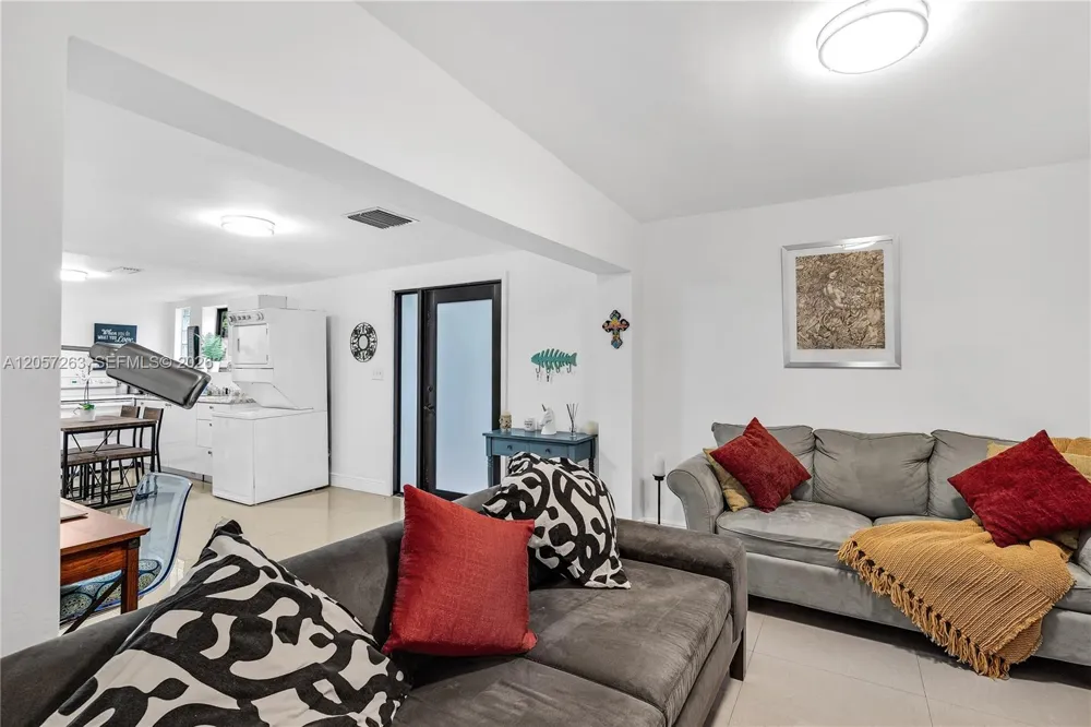 519 52 st #0 Miami, FL 33127