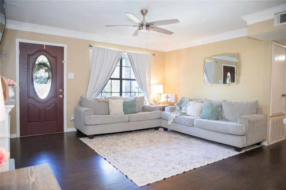 302 Lone Oak Court Bishop, TX 78343