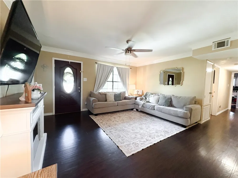 302 Lone Oak Court Bishop, TX 78343