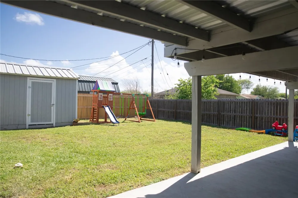 302 Lone Oak Court Bishop, TX 78343