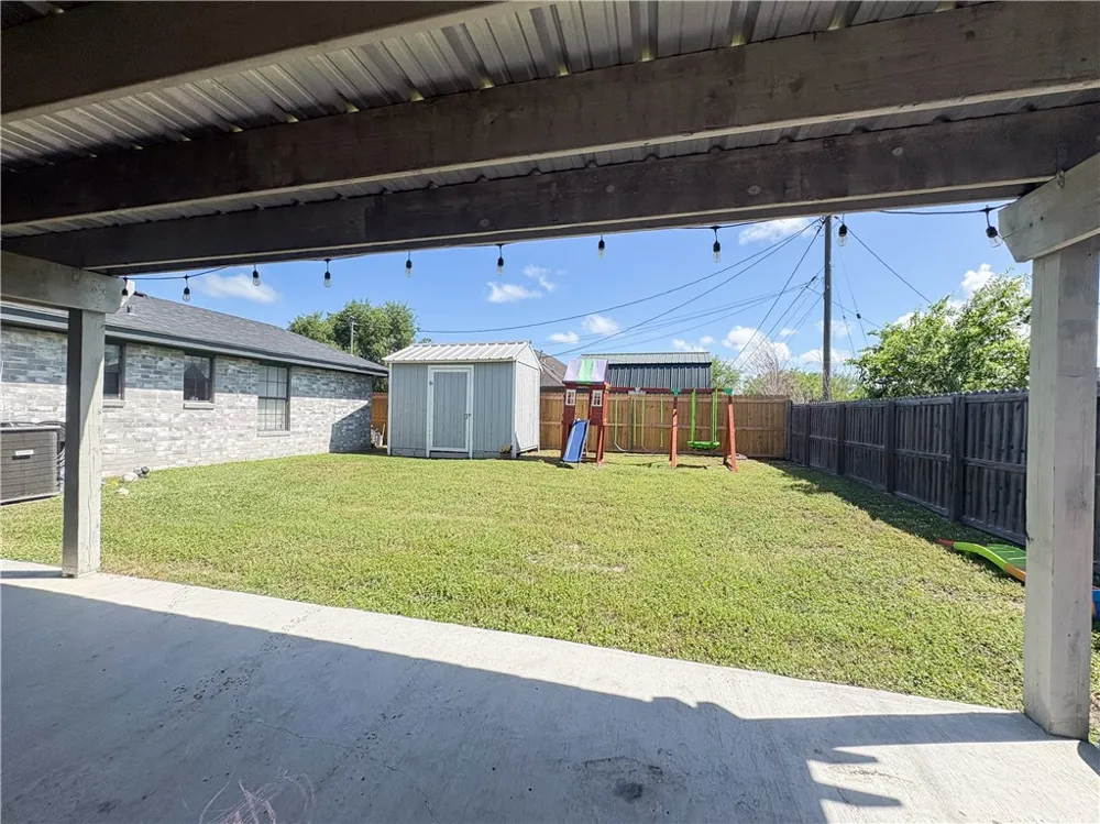 302 Lone Oak Court Bishop, TX 78343