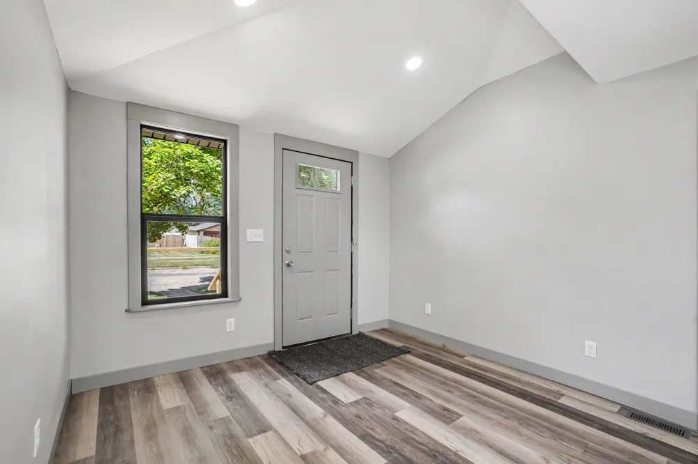 216 W Cushman Street Three Rivers, MI 49093