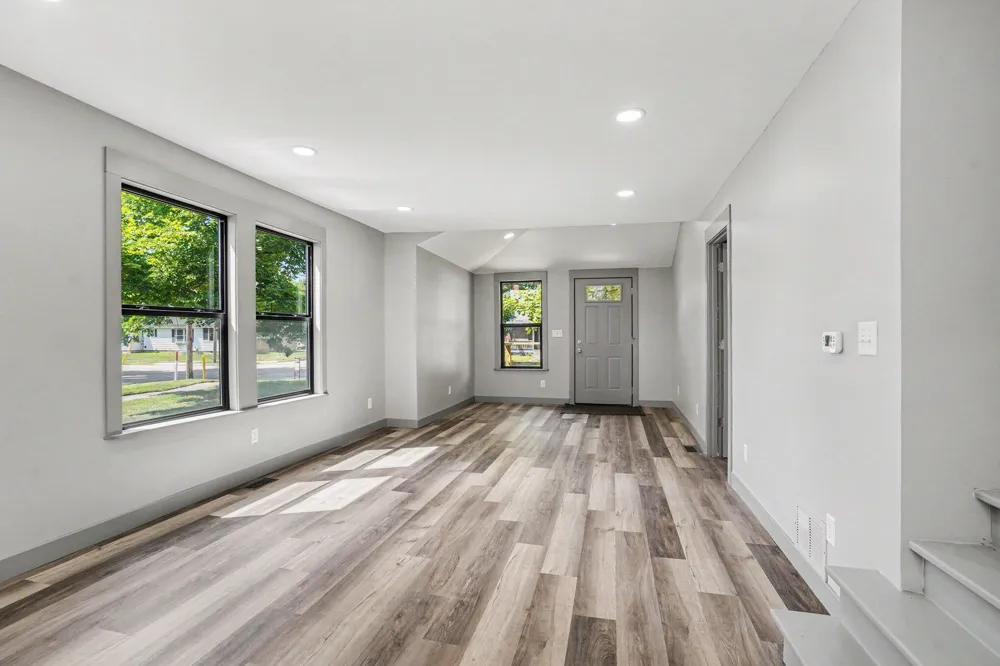216 W Cushman Street Three Rivers, MI 49093