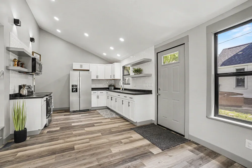 216 W Cushman Street Three Rivers, MI 49093