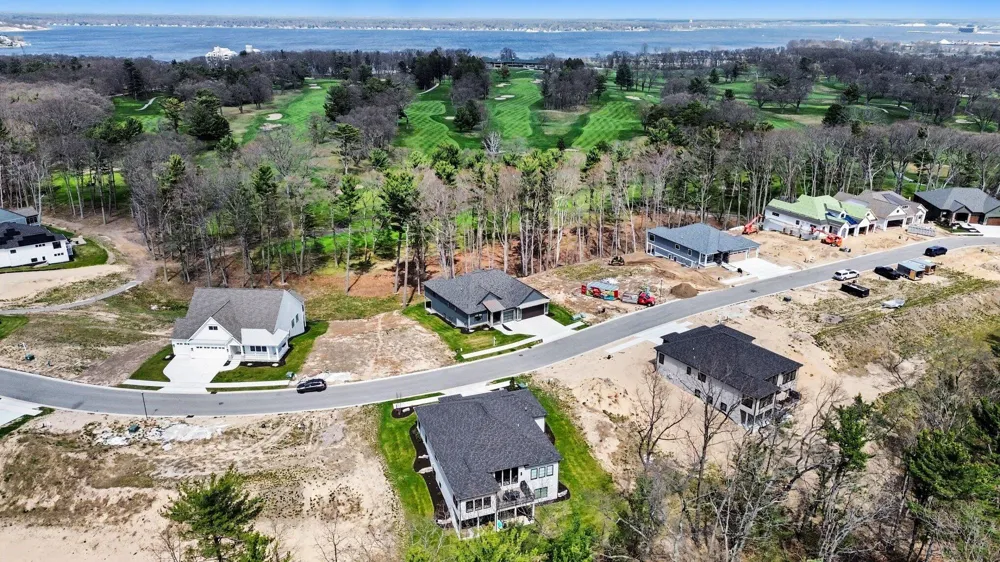 2897 Duneside Trail Muskegon, MI 49441