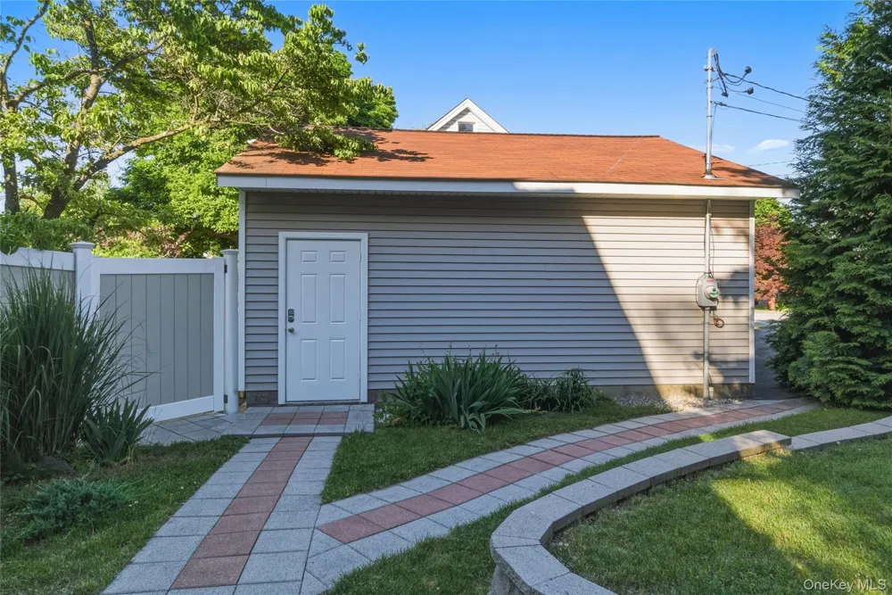 216 Catherine Street Buchanan, NY 10511