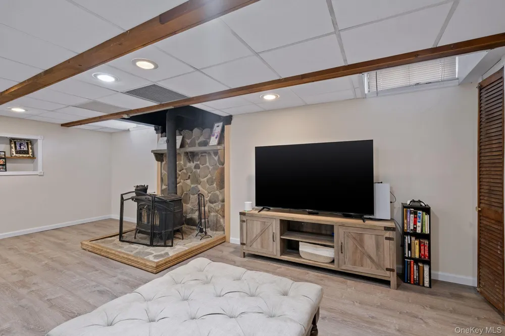 2 Northern Avenue Walden, NY 12586
