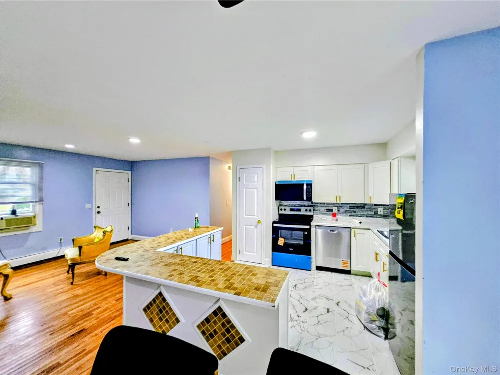 182 New York Avenue Bay Shore, NY 11706