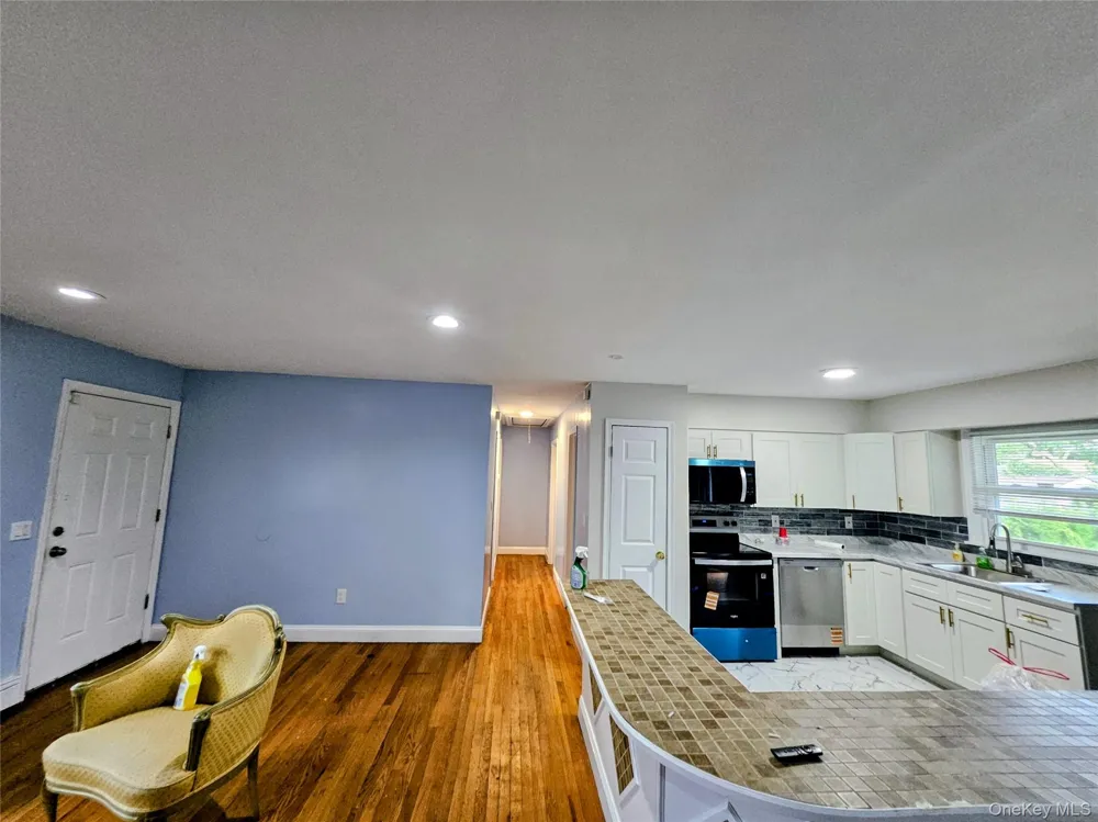 182 New York Avenue Bay Shore, NY 11706