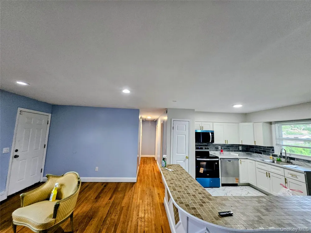 182 New York Avenue Bay Shore, NY 11706