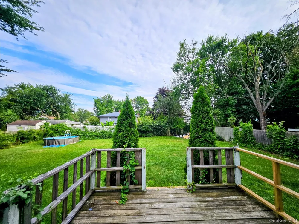 182 New York Avenue Bay Shore, NY 11706