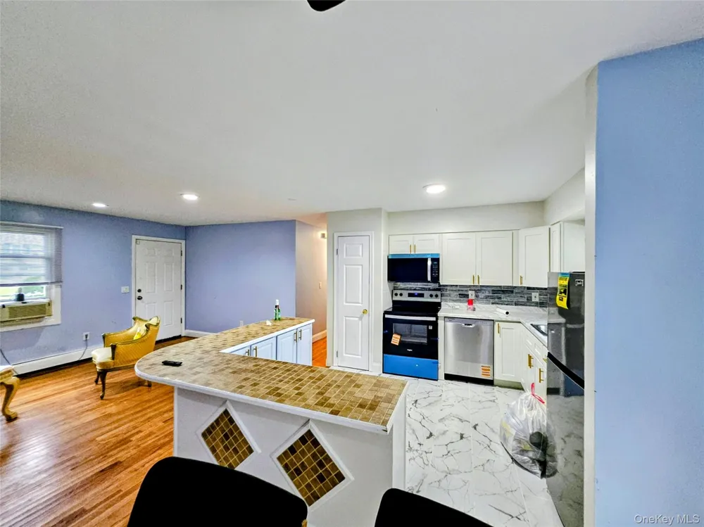 182 New York Avenue Bay Shore, NY 11706