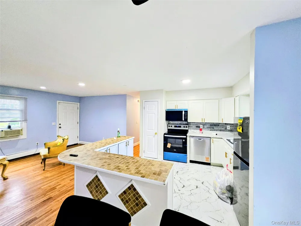 182 New York Avenue Bay Shore, NY 11706