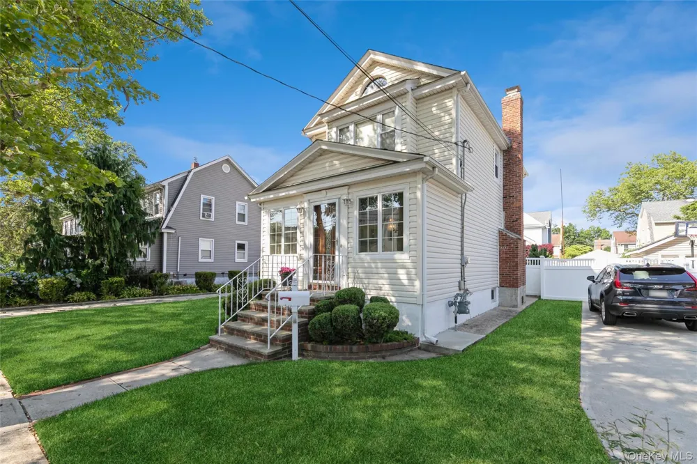 16 Devon Street Lynbrook, NY 11563