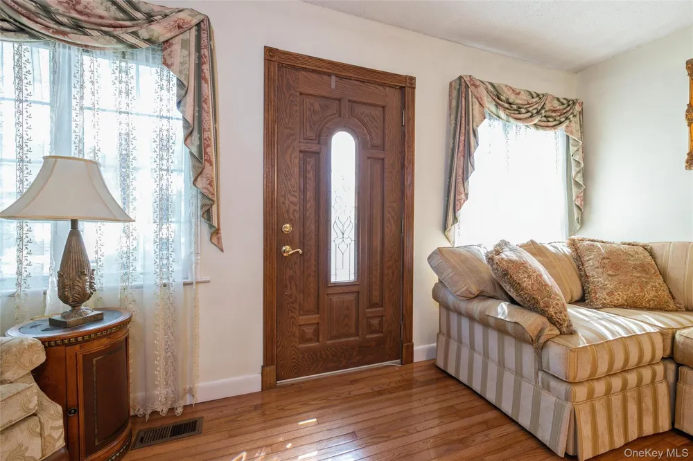 16 Devon Street Lynbrook, NY 11563