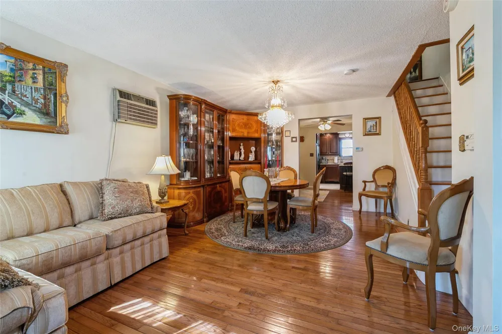 16 Devon Street Lynbrook, NY 11563