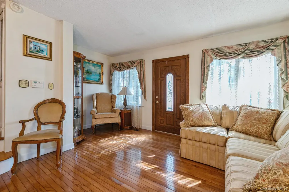 16 Devon Street Lynbrook, NY 11563