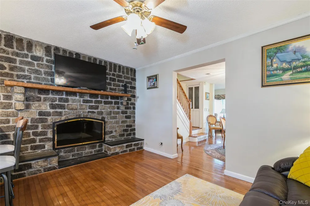 16 Devon Street Lynbrook, NY 11563