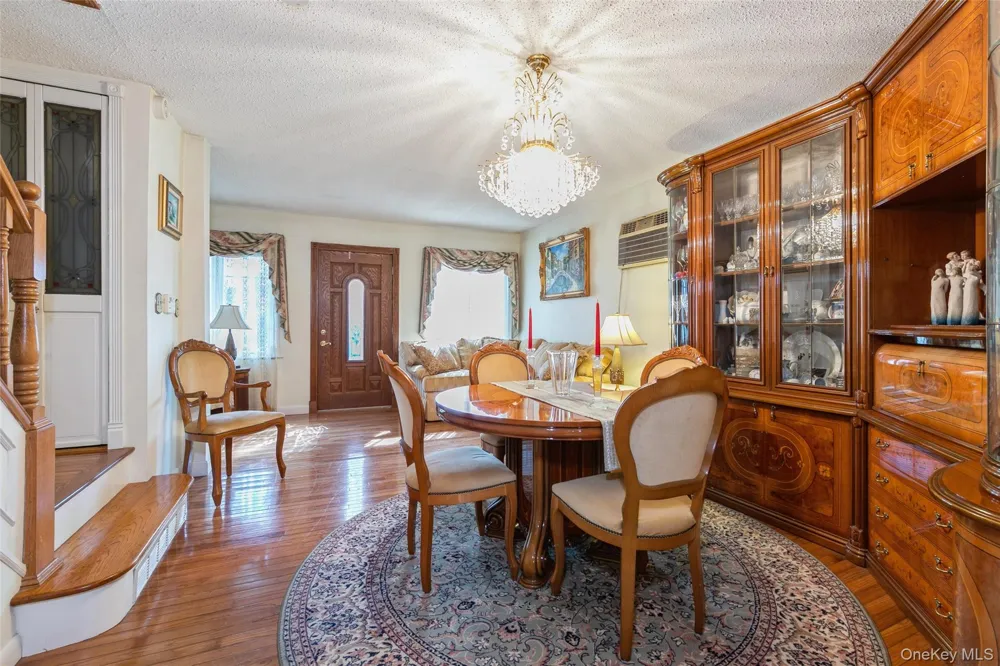 16 Devon Street Lynbrook, NY 11563