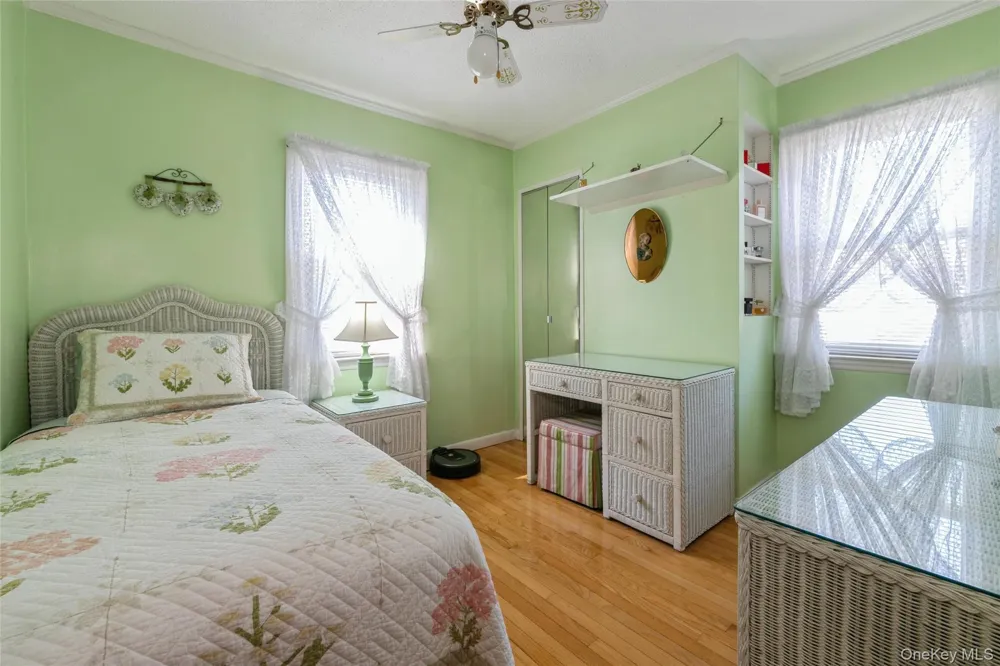 16 Devon Street Lynbrook, NY 11563