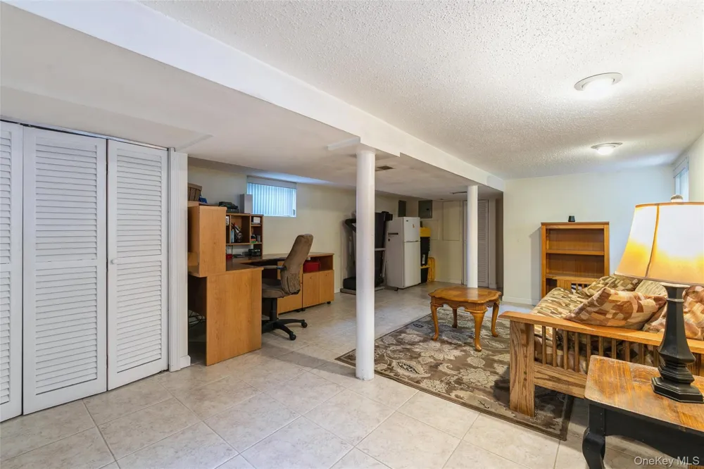 16 Devon Street Lynbrook, NY 11563