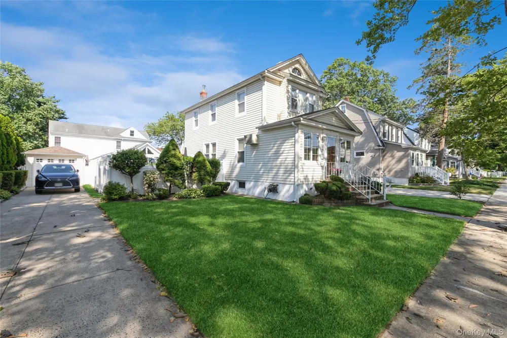 16 Devon Street Lynbrook, NY 11563