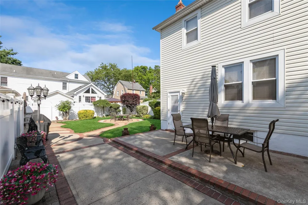16 Devon Street Lynbrook, NY 11563