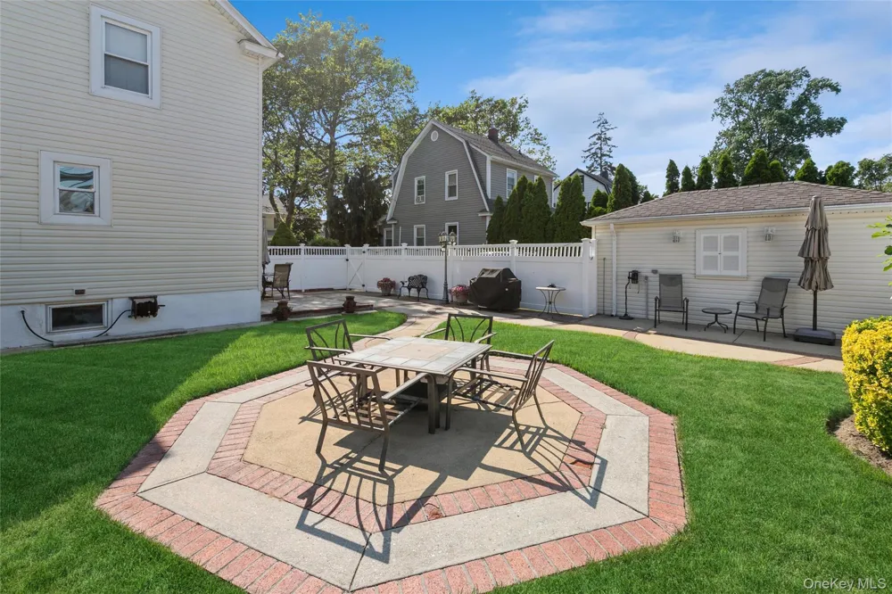 16 Devon Street Lynbrook, NY 11563