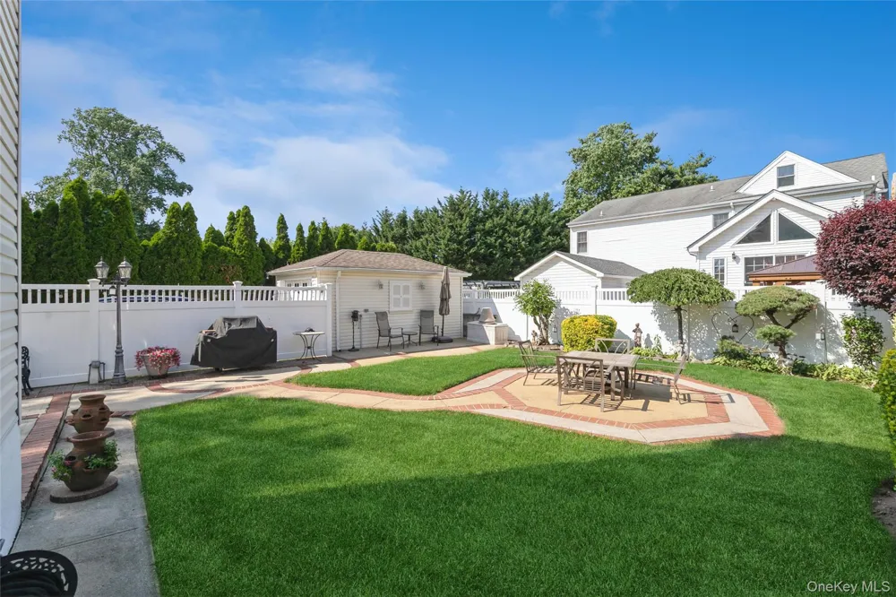 16 Devon Street Lynbrook, NY 11563