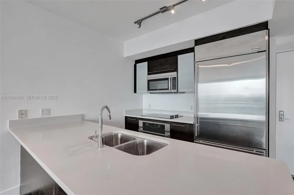 55 SE 6th St #3604 Miami, FL 33131