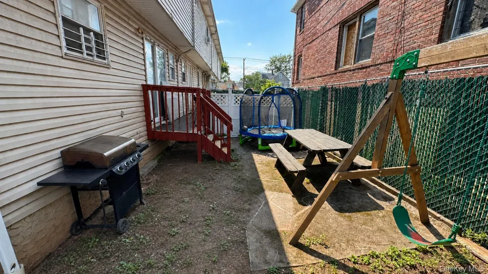 71 Arlington Place Staten Island, NY 10303